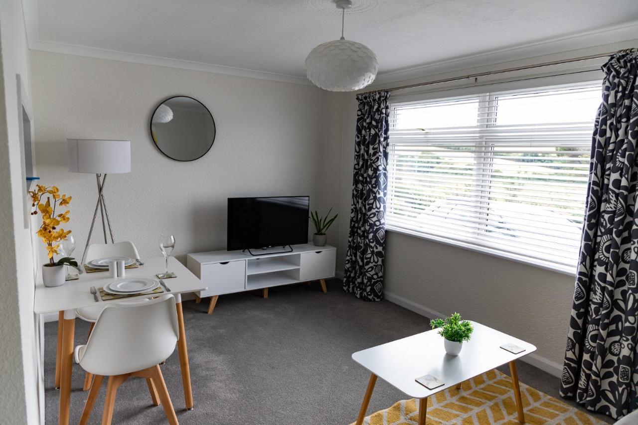 1 Chatsworth Riverscape Apartments - Riverview Apartment In Great Location With Free Parking Overlooking The Gannel Just A Short Walk From Newquays Incredible Beaches And Local Amenities New Quay Exterior foto