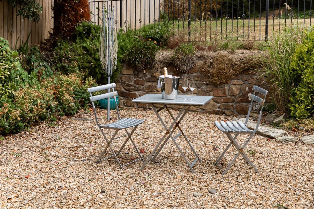1 Chatsworth Riverscape Apartments - Riverview Apartment In Great Location With Free Parking Overlooking The Gannel Just A Short Walk From Newquays Incredible Beaches And Local Amenities New Quay Exterior foto