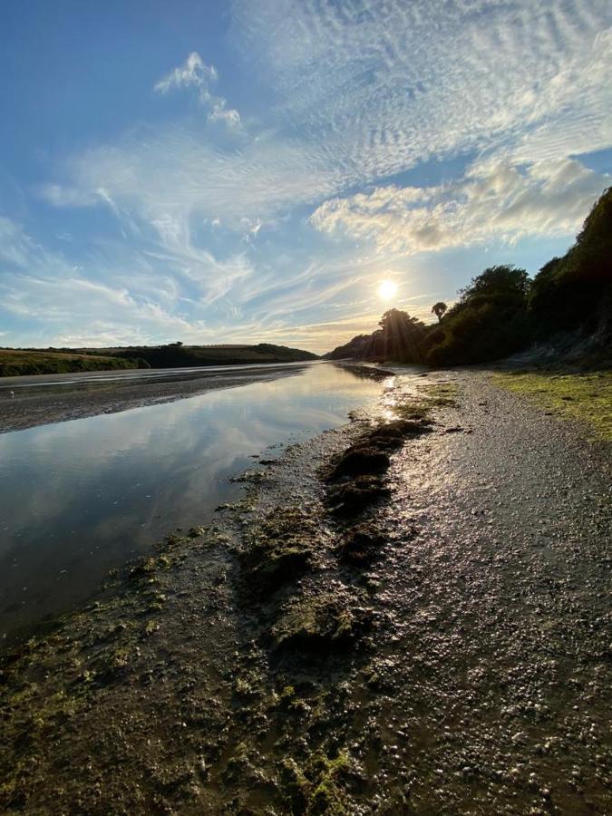 1 Chatsworth Riverscape Apartments - Riverview Apartment In Great Location With Free Parking Overlooking The Gannel Just A Short Walk From Newquays Incredible Beaches And Local Amenities New Quay Exterior foto