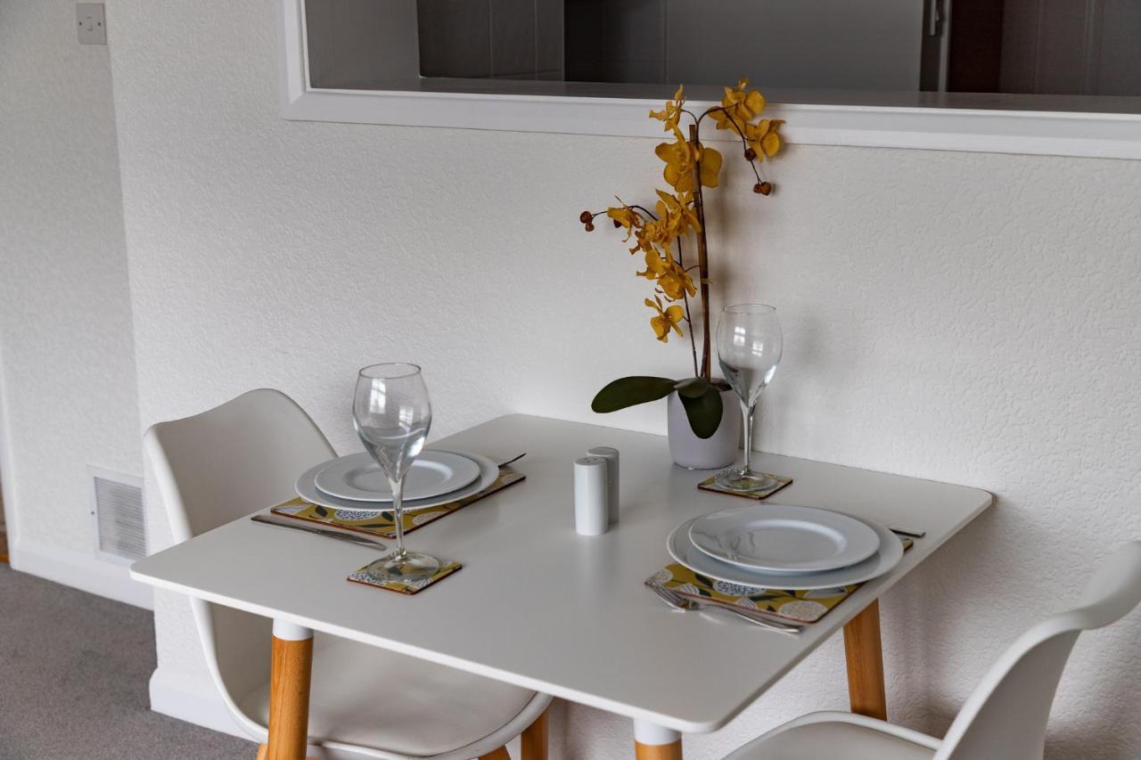 1 Chatsworth Riverscape Apartments - Riverview Apartment In Great Location With Free Parking Overlooking The Gannel Just A Short Walk From Newquays Incredible Beaches And Local Amenities New Quay Exterior foto
