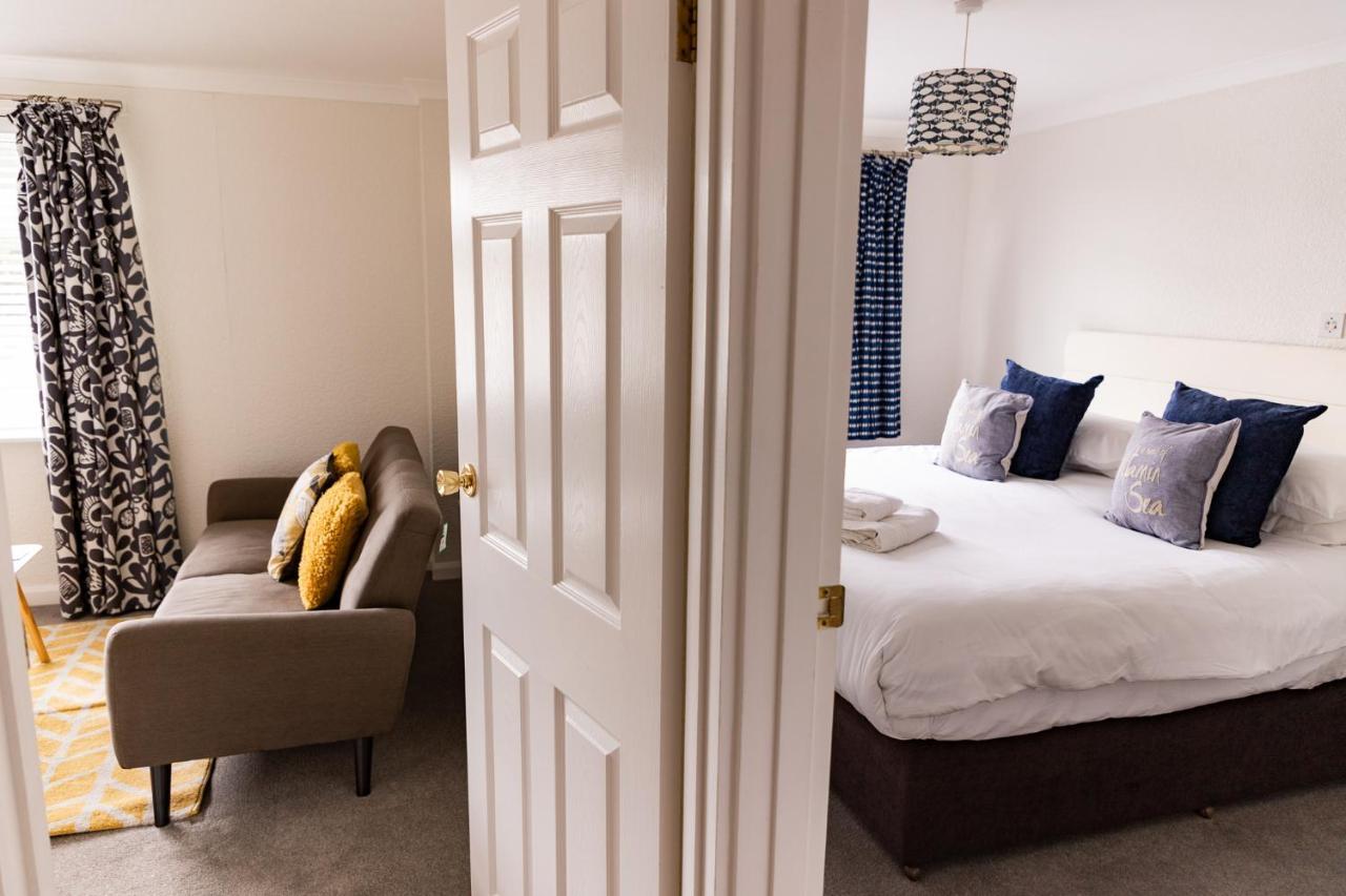 1 Chatsworth Riverscape Apartments - Riverview Apartment In Great Location With Free Parking Overlooking The Gannel Just A Short Walk From Newquays Incredible Beaches And Local Amenities New Quay Exterior foto