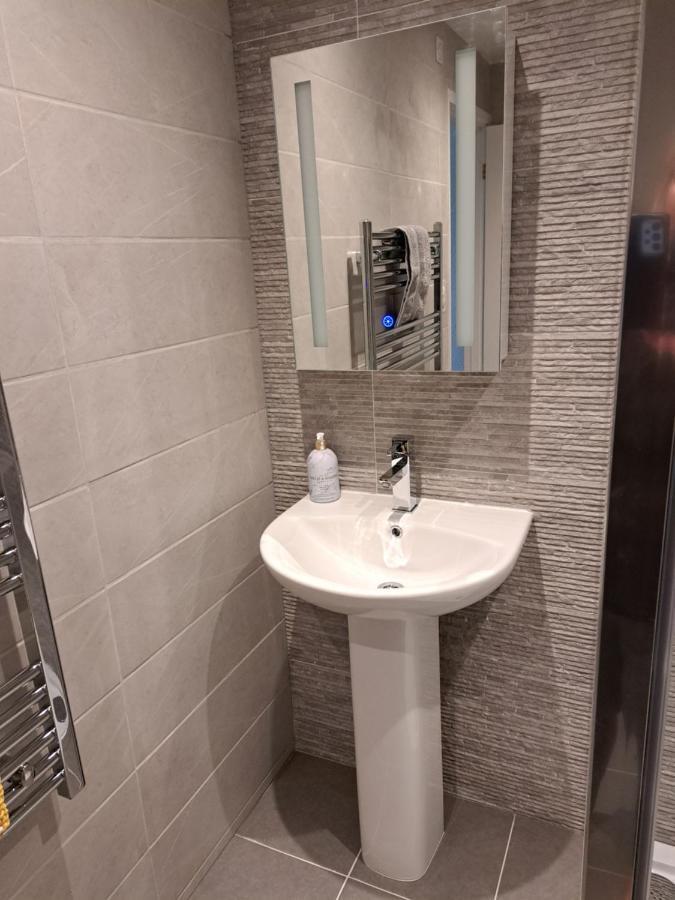 1 Chatsworth Riverscape Apartments - Riverview Apartment In Great Location With Free Parking Overlooking The Gannel Just A Short Walk From Newquays Incredible Beaches And Local Amenities New Quay Exterior foto